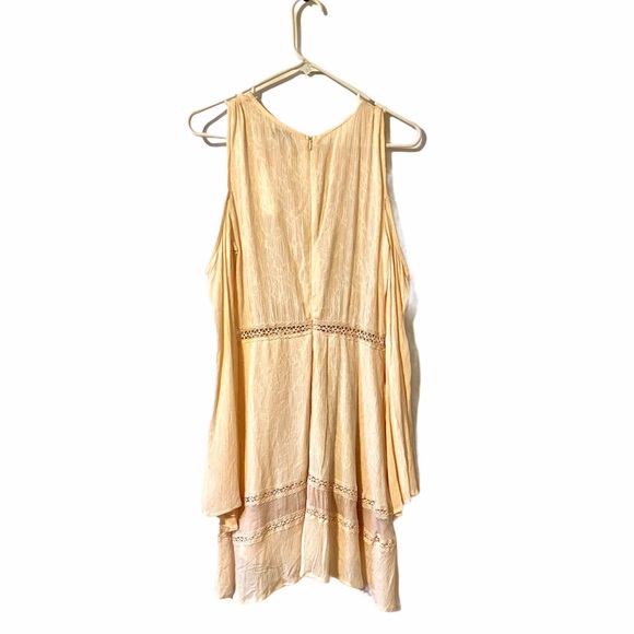 Womens medium cream boho dresses bell sleeves cutout keyhole cute trendy keyhole - Picture 5 of 10